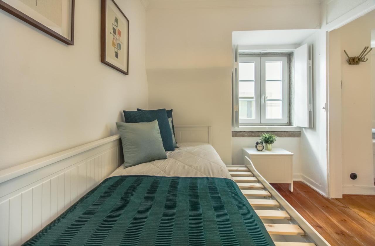 Unique And Stylish Flat In Historic Lisbon Apartment Exterior photo